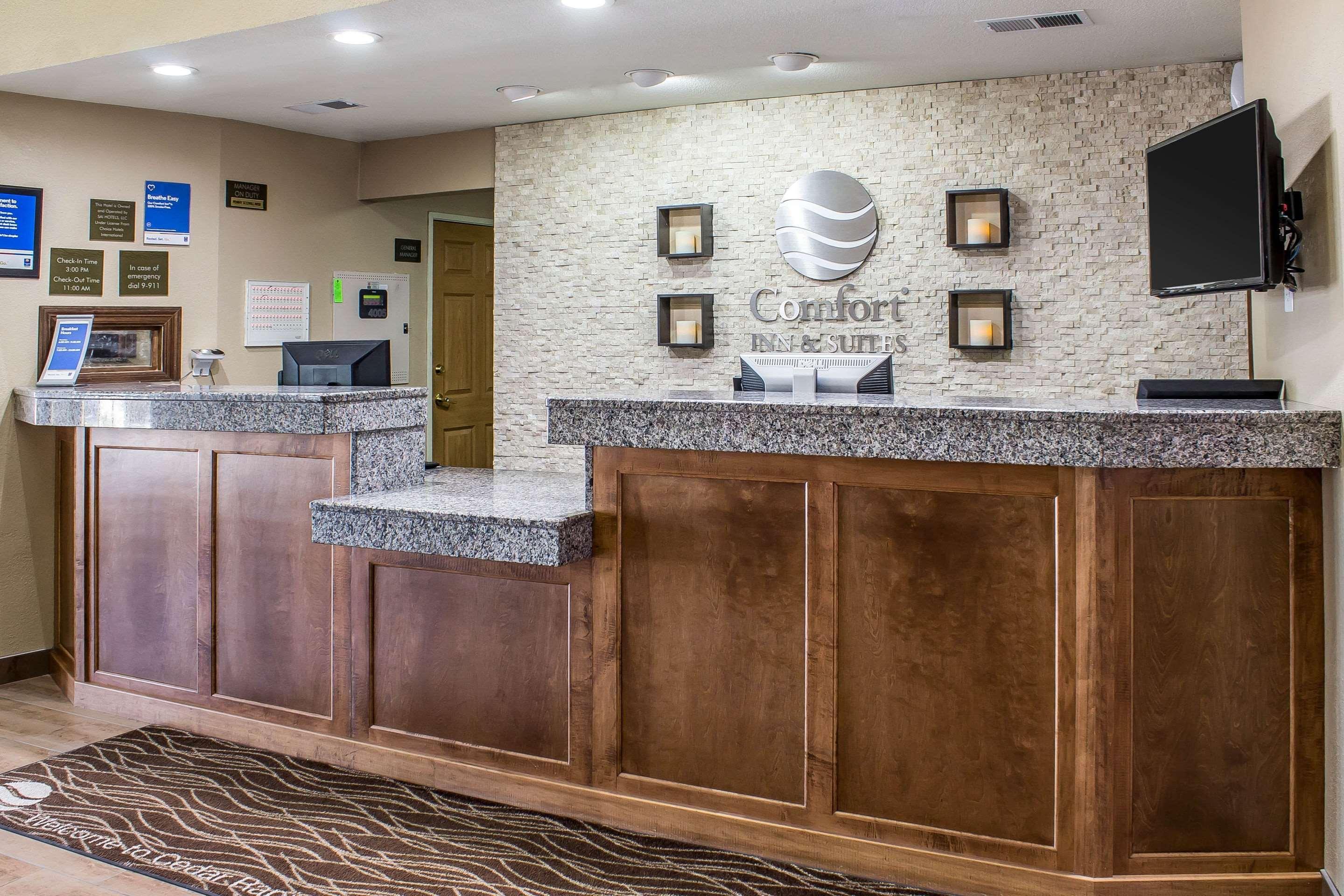 Comfort Inn & Suites Cedar Rapids North - Collins Road Exterior foto